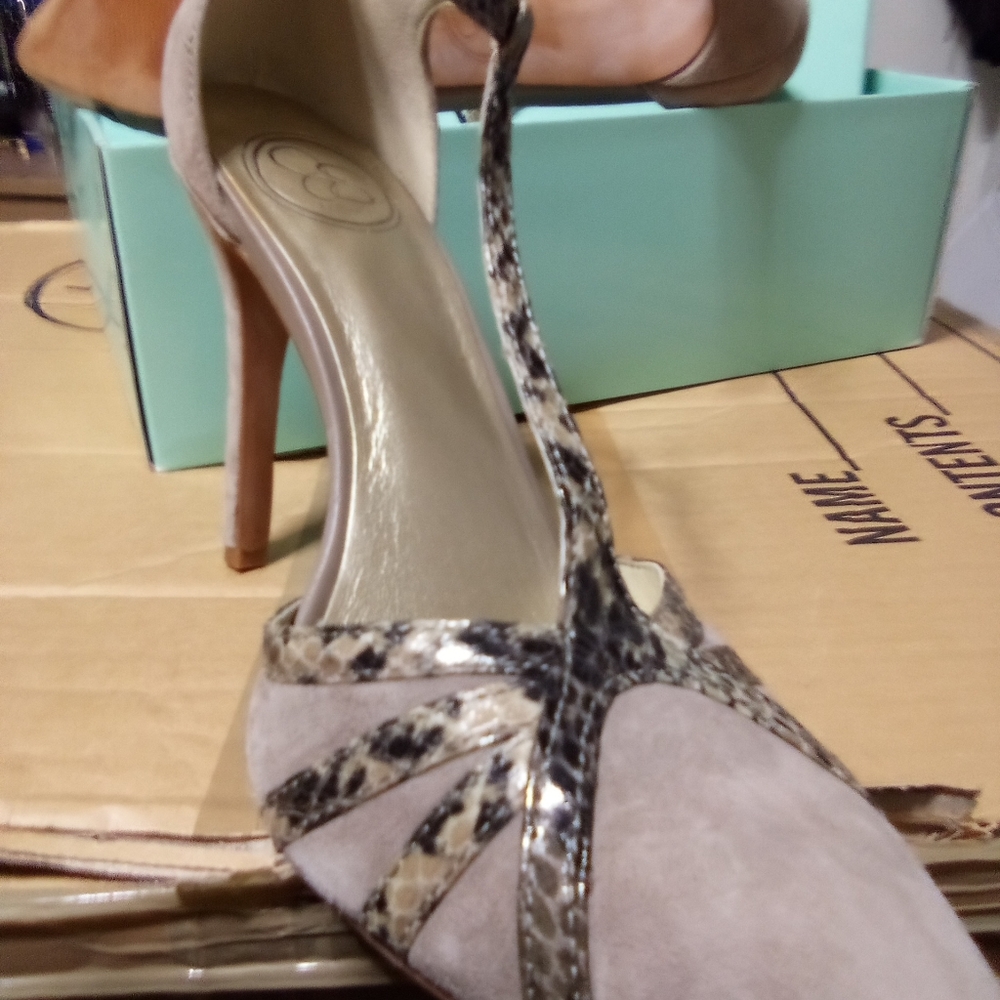 Jessica Simpson high heels with box